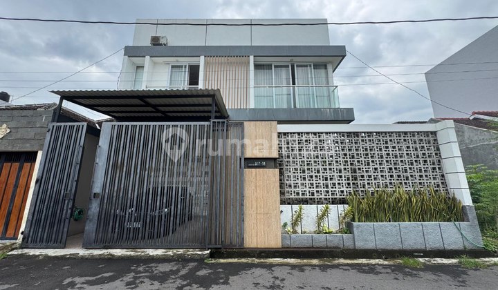 Rumah Mewah Cantik 2lt Fully Furnished Dekat Jl.mangesti Raya 1