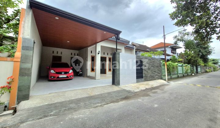 Rumah Baru Ready Carport 2 Mobil Solo City 2