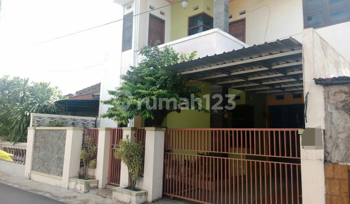 Rumah Bagus Strategis 2lt Dekat Jaln Raya Adi Sucipto