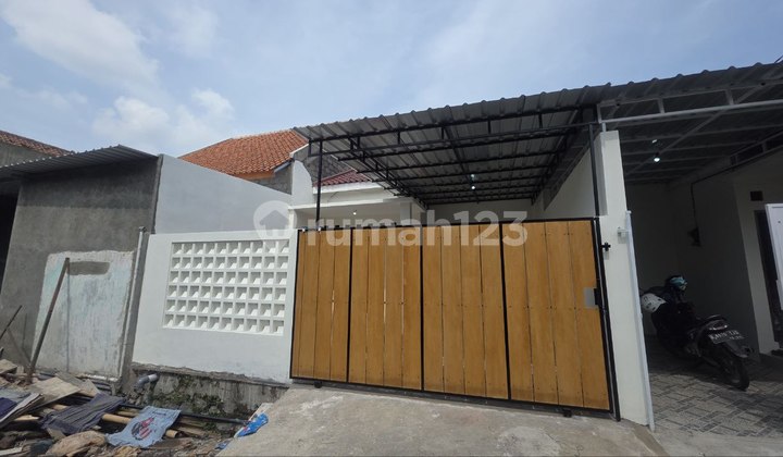 Beautiful New House in Solo City Near Stadium and Toll Exit