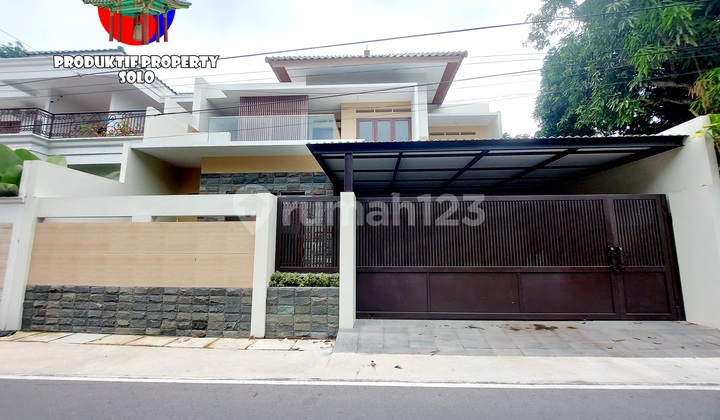 Rumah Mewah 2Lt Ready Dekat Gor Manahan dan Gate In/Exit Tol Rumah Mewah 2Lt Ready Dekat Gor Manahan dan Gate In/Exit Tol