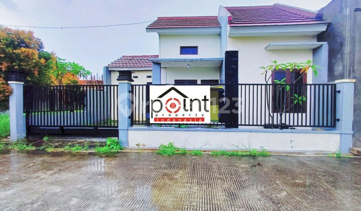 Rumah Bagus Terawat Renovated Tampak Baru Dekat Jln Raya