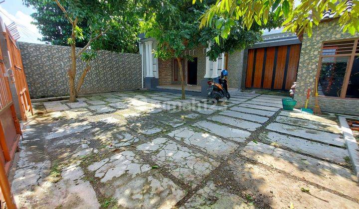 Rumah Induk Halaman Luas Bangunan Kokoh Dekat Jl. Raya 2