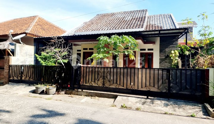 Rumah Cantik Luas Nyaman Dekat Gate In/Exit Tol