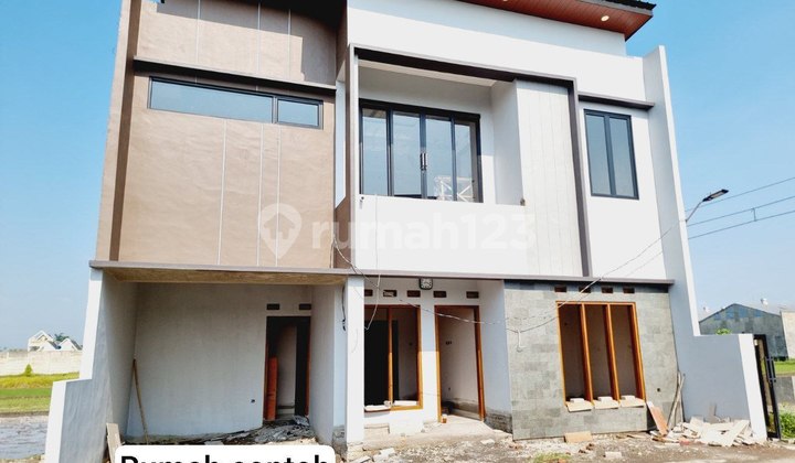 Modern 2-Story Strategic Cluster House in Colomadu Area 2