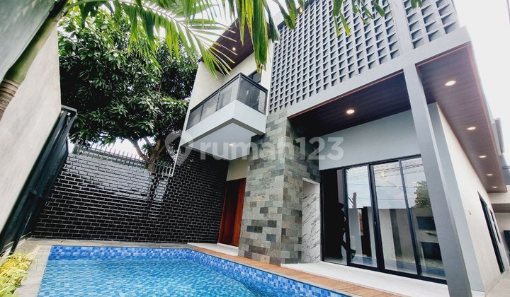 Rumah Luxury 2lt Include Pool Strategis Kota Solo