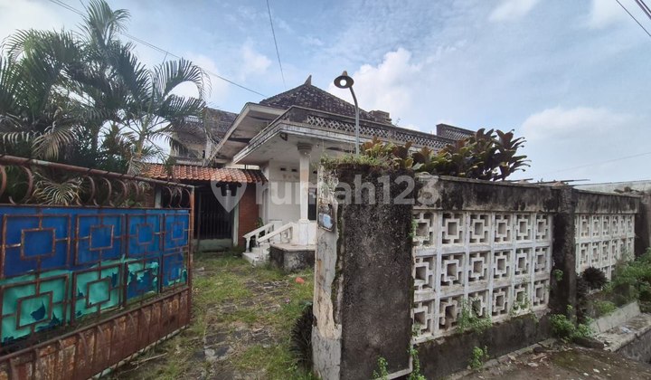 Classic House Near Strategic Main Road Suitable For Business