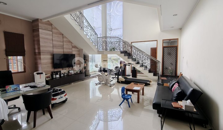 Rumah 2Lt Mewah Strategis Include Fully Furnished 2