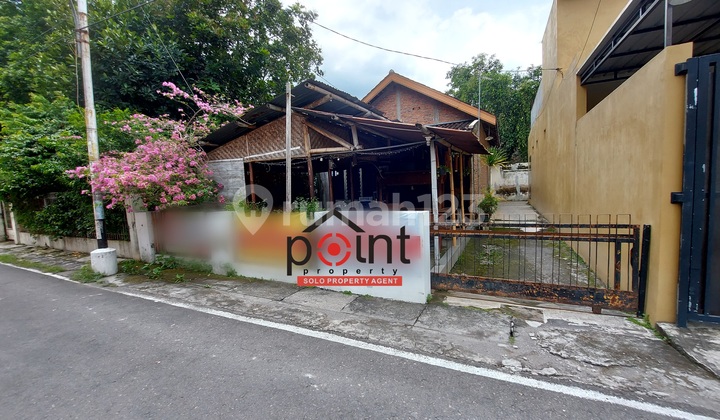 Tanah Pekarangan Strategis Bonus Bangunan Lama Kota Solo