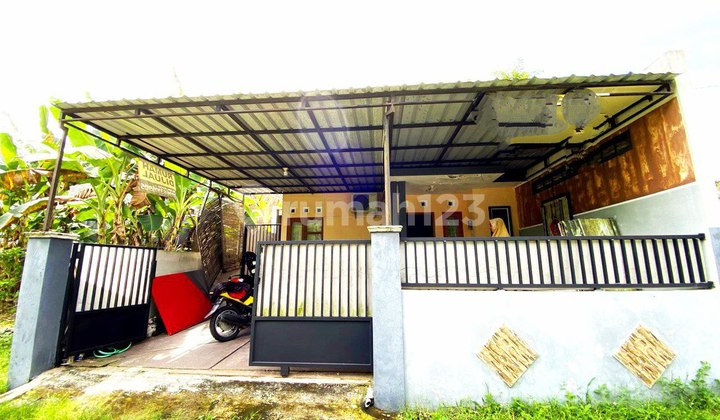 Nice Comfortable House Near Jati Husada Hospital Karanganyar 1