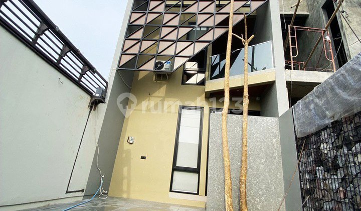 Rumah Desaign Futurisrik Konsep Hotel Strategis Furnished Rumah Desaign Futurisrik Konsep Hotel Strategis Furnished