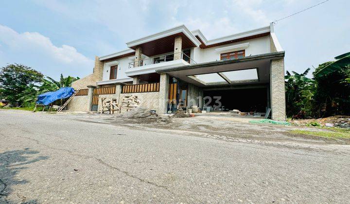 Rumah 2lt Luxury Include Pool Strategis Dekat Tol Dan Stadion 1