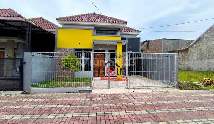 Rumah Cantik Cluster Strategis Dekat Gor Manahan Dan Exit Tol 2