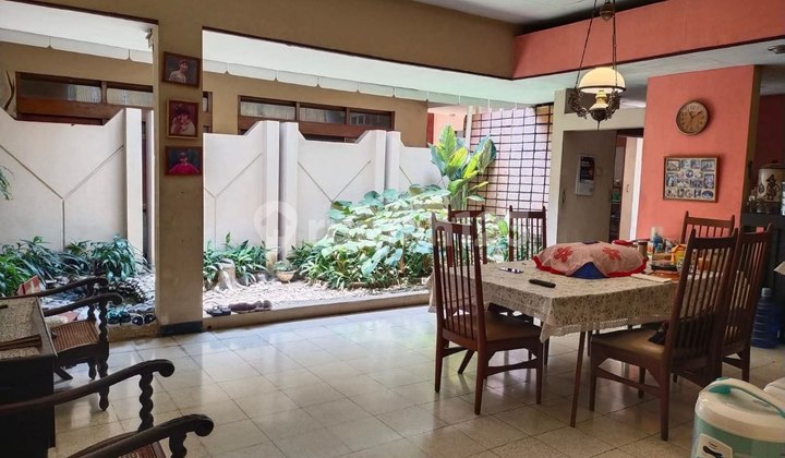 Strategic Classic House in the Center of Surakarta Solo City, Java 2