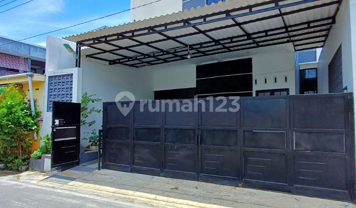 Canrik 2-Story House in Downtown Solo Near the Mall 2