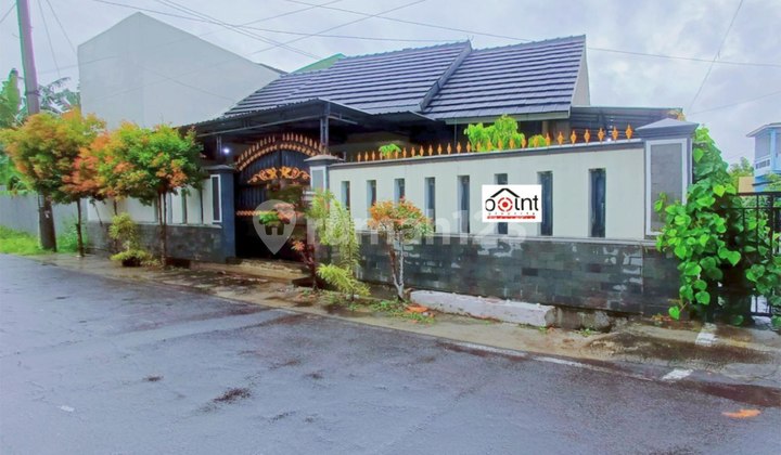 Kontrakan Rumah Cantik Terawat Dekat Kampus Uns dan Isi 2