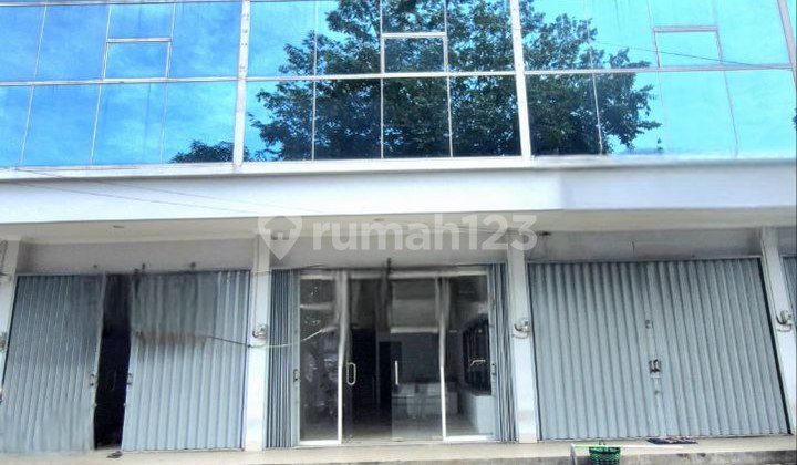 New Commercial Shophouse Strategic Central Business District of Solo City 2