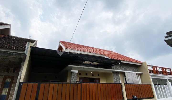 Modern Minimalist House, Well-Maintained and Clean 2