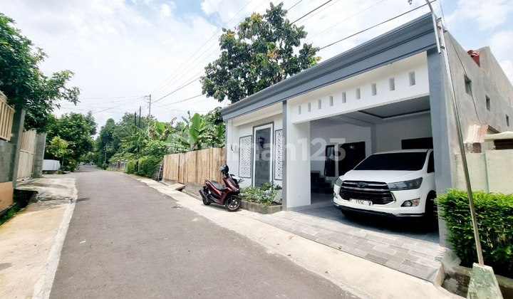 Rumah Baru Cantik Bonys Tanah Area Perkampungan Asri