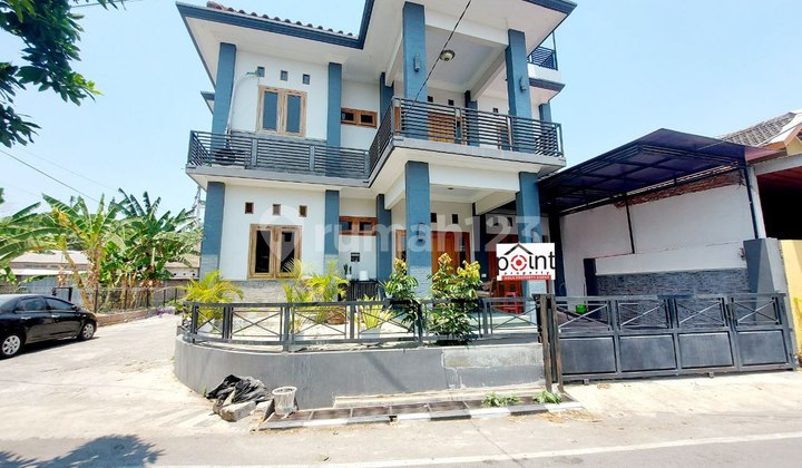 Rumah Cantik 2Lt Terawat Strategis Dekat Gor dan Gate In/Exit Tol 1