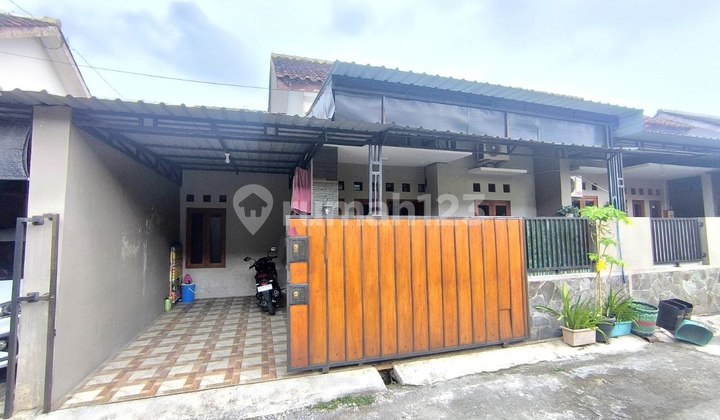 Rumah Bagus Dekat Kampus Unisri Mini Cluster Solo