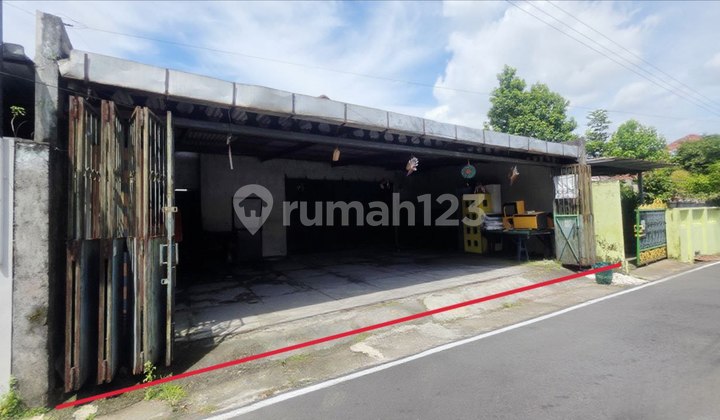 Rumah Luas Hitung Murah Tanah Saja Dekat Stadion Manahan Solo