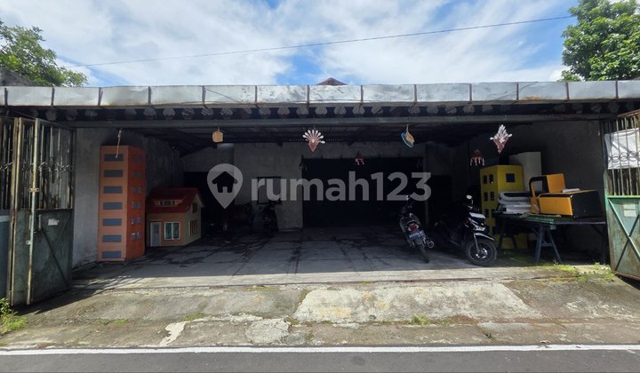 Rumah Luas Hitung Murah Tanah Saja Dekat Stadion Manahan Solo