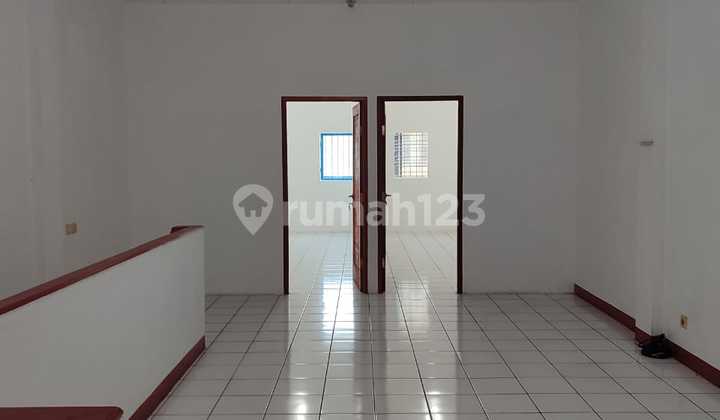 3-Story Shophouse in Tangerang City 2