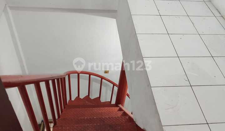 For Rent 3-Story Shop House in Tangerang City 2