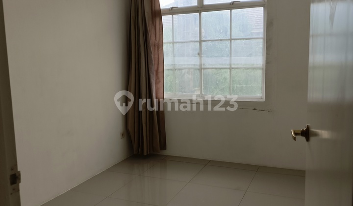 House Rent 20 Million per Year in Lippo Karawaci 2