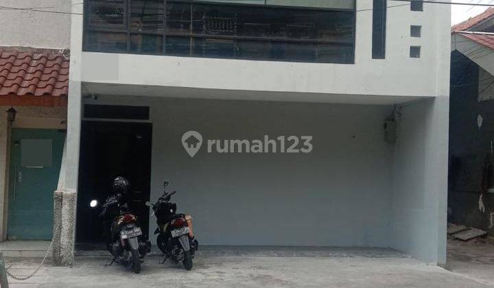 Ruko Pinggir Jalan Raya di Kemang Timur Jakarta Selatan 1