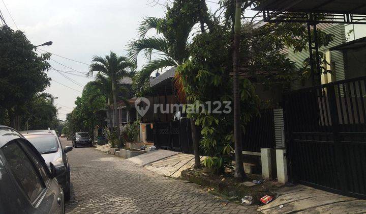 Dijual Rumah Strategis di Taman Cikas Bekasi 2