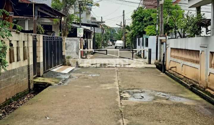 Rumah 2 Lantai Strategis dekat Galaxy Bekasi Selatan 2