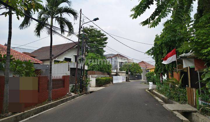 Dijual Rumah Luas di Jalan Otista Cawang Jakarta 2