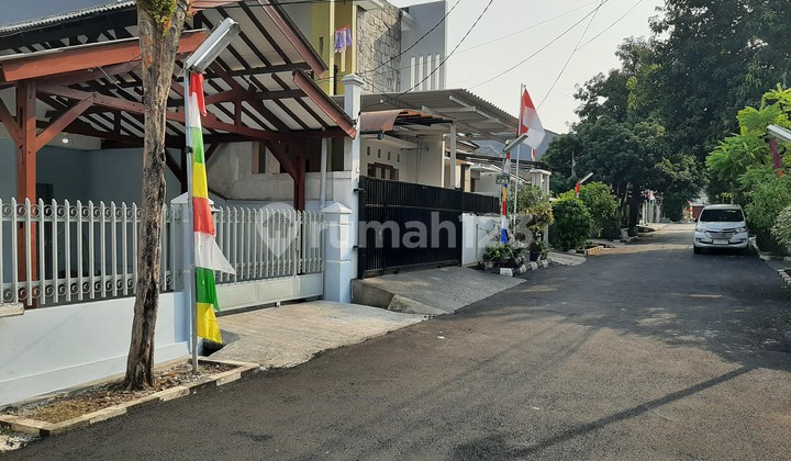 Disewakan Rumah Strategis di Masnaga Bekasi  2