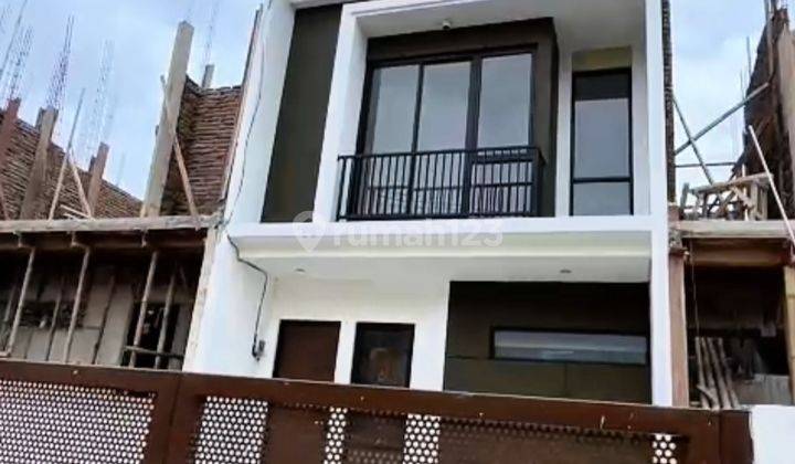 Ruko hadap jalan Cluster beryl pondok jagung alam sutera  1