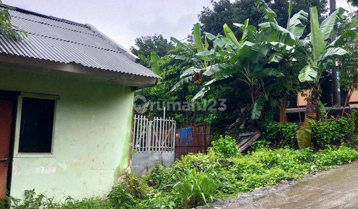 Rumah satu lantai pinggir jalan 6