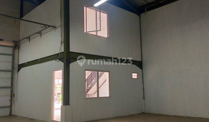 Gudang dekat gerbang toll  7