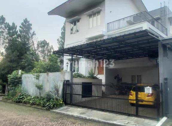 Rumah 2 lantai setengah hoek 1