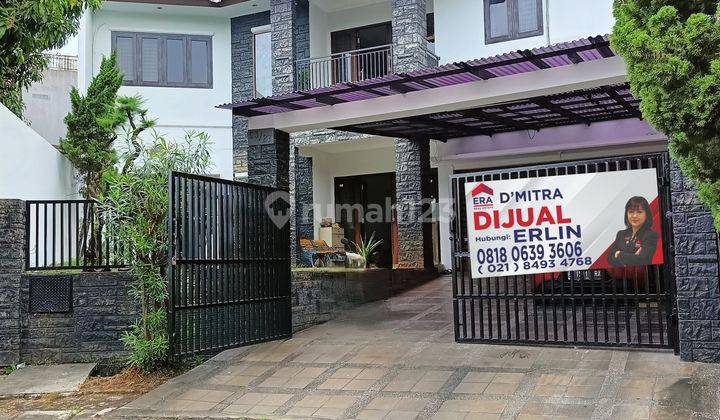 Rumah dua lantai siap huni terawat  1