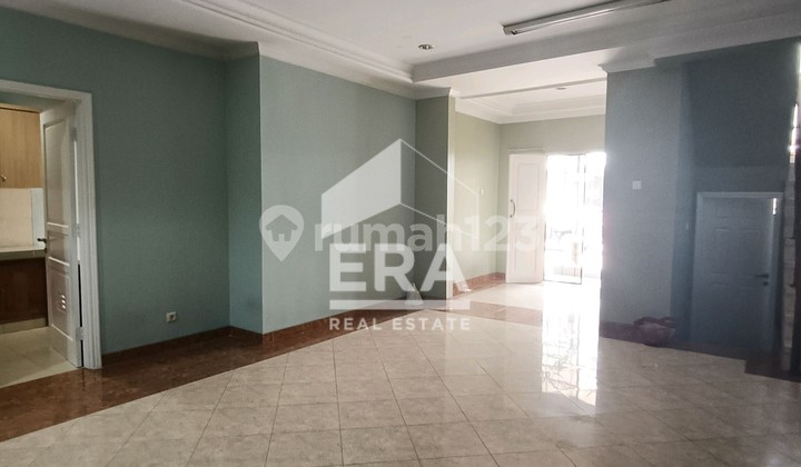 Ready-to-occupy house, neat and well-maintained.