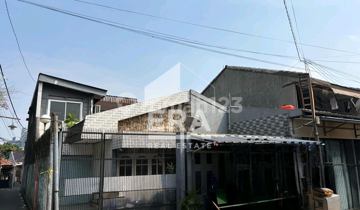 Sell Fast House by the Road Flood Free !!!