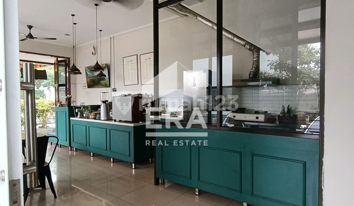 Ruko 3 lantai Hoek pinggir jalan raya jual cepat !!!!