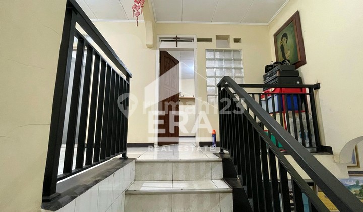 Sell Fast House by the Road Flood Free !!!