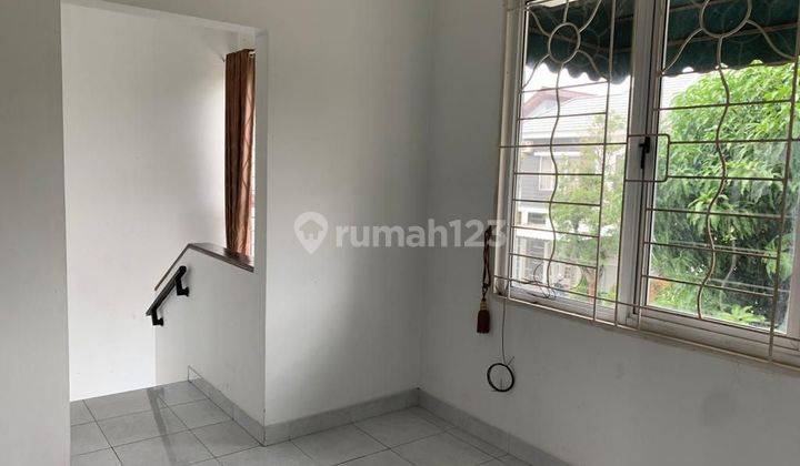 Rumah Dua Lantai Dekat Gerbang Tol  2