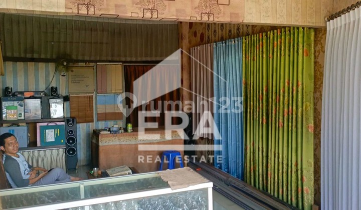 Quick Sale Shop on the Side of Metland Cileungsi Main Road, Negotiable Price!!! 2