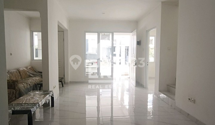 Jual Cepat Rumah siap huni full Renovasi dekat gerbang Tol, harga Nego !!!