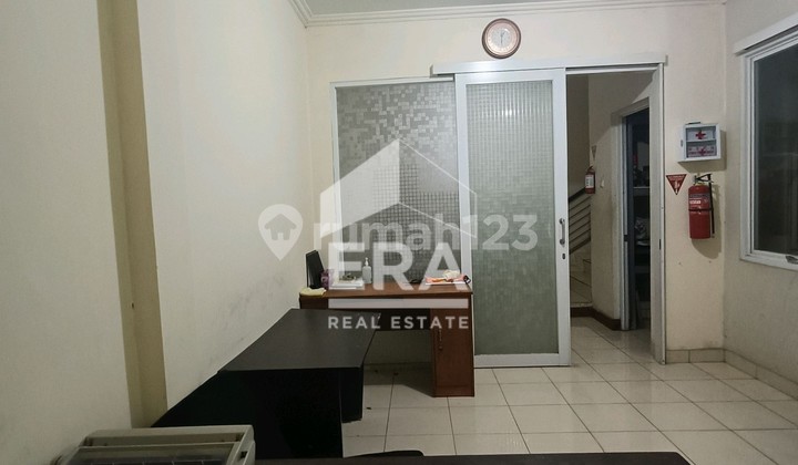 Quick Sale, Boulevard Shop House in Legenda Wisata Cibubur, Negotiable Price !!!! Quick Sale, Boulevard Shop House in Legenda Wisata Cibubur, Negotiable Price !!!!