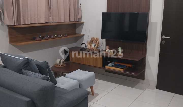 Dijual rumah sudah direnovasi rapi dan semi furnished segera miliki.... 2