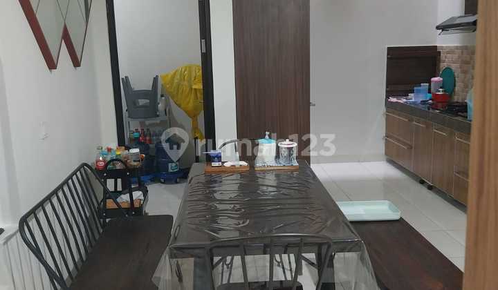 Dijual rumah sudah direnovasi rapi dan semi furnished segera miliki....